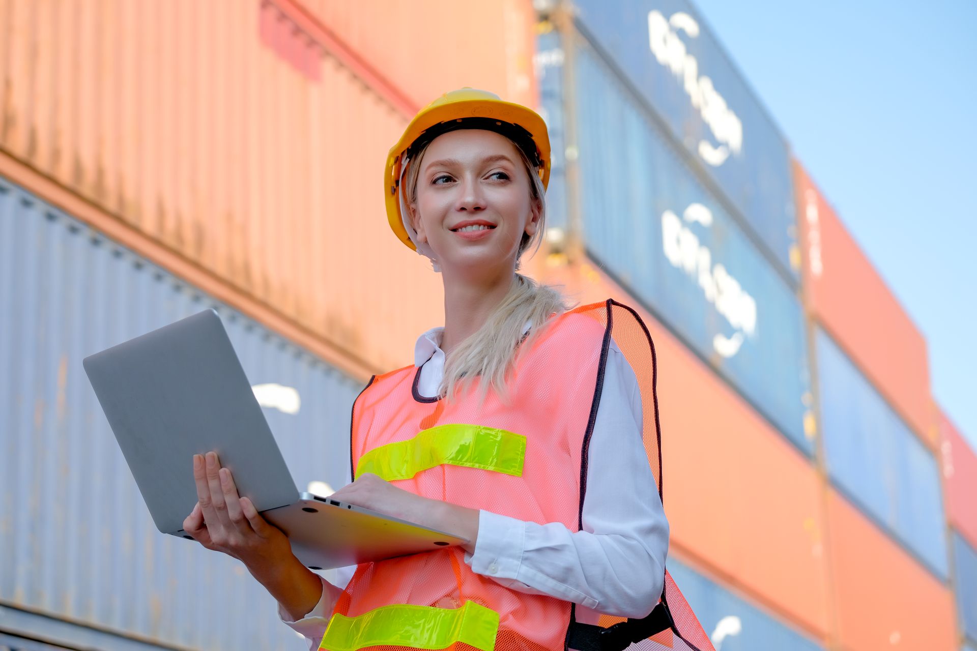portrait-of-beautiful-technician-use-laptop-in-fro-2023-11-27-04-51-39-utc.jpg portrait-of-beautiful-technician-use-laptop-in-fro-2023-11-27-04-51-39-utc.jpg